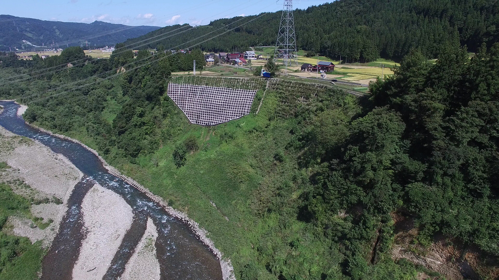 宮沢地区で復旧治山工事を行いました。