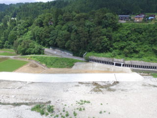 国道353号・一級河川清津川災害復旧工事（程島）